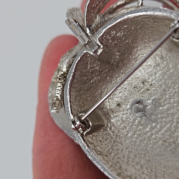 Vintage Sarah Coventry Apple Brooch Silver Tone Adam's Delight Signed - Picture 11 of 13